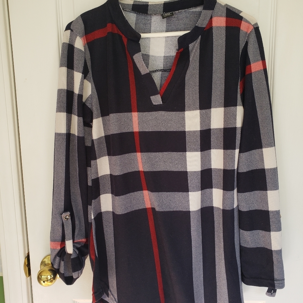 Tunic top size small-medium Lildy ed white blue